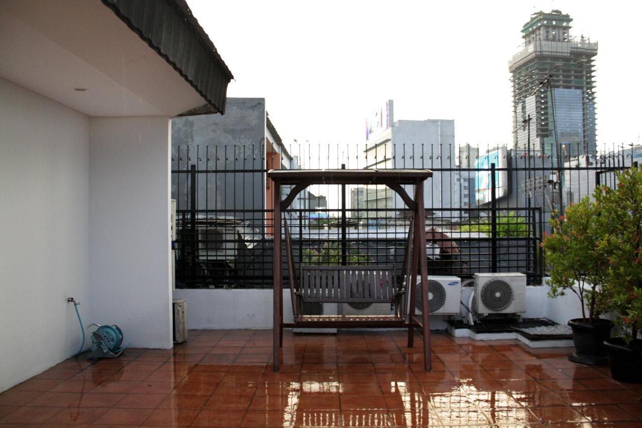 Hotel Oyo 245 Juana 21 Giacarta Esterno foto
