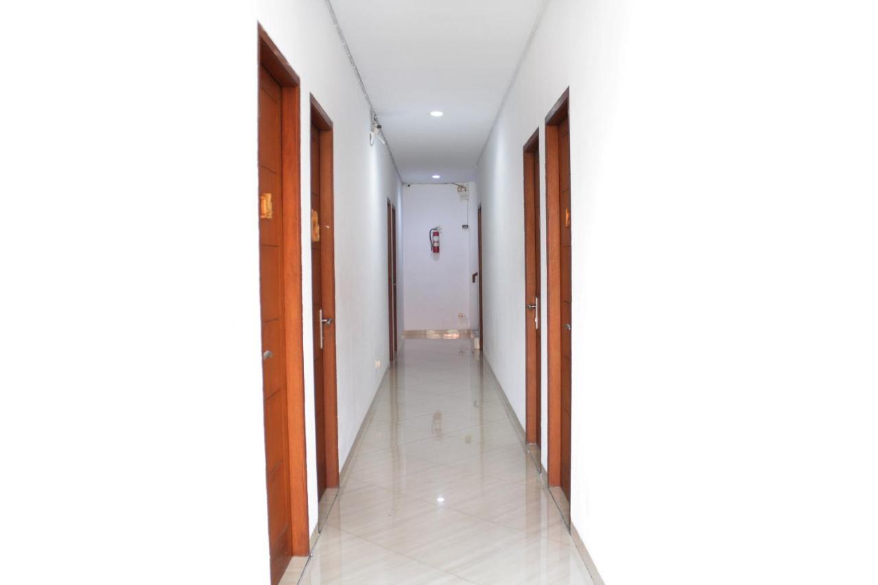 Hotel Oyo 245 Juana 21 Giacarta Esterno foto